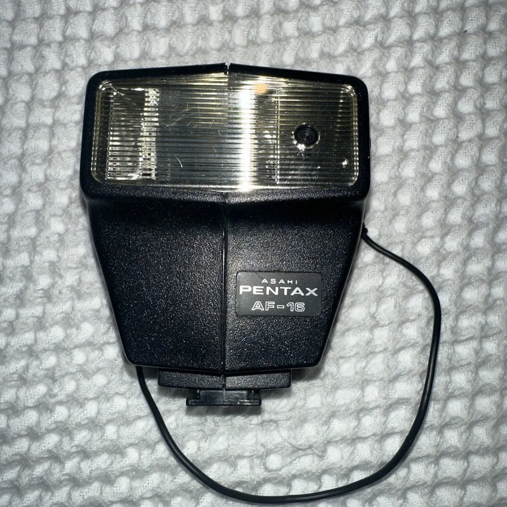 Vivitar 75-205mm f/3.8 MF MC Lens. Nikon Xenom Flash Speed light, PentaxAF, MORE
